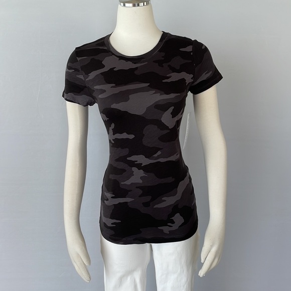 NWT Athleta Organic Cotton Camo T Black Size X Small - Picture 2 of 11